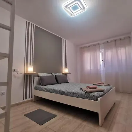Modern And Spacious 3 Bedroom House In Holiday home