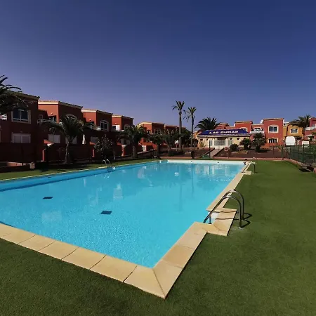 Modern And Spacious 3 Bedroom House In